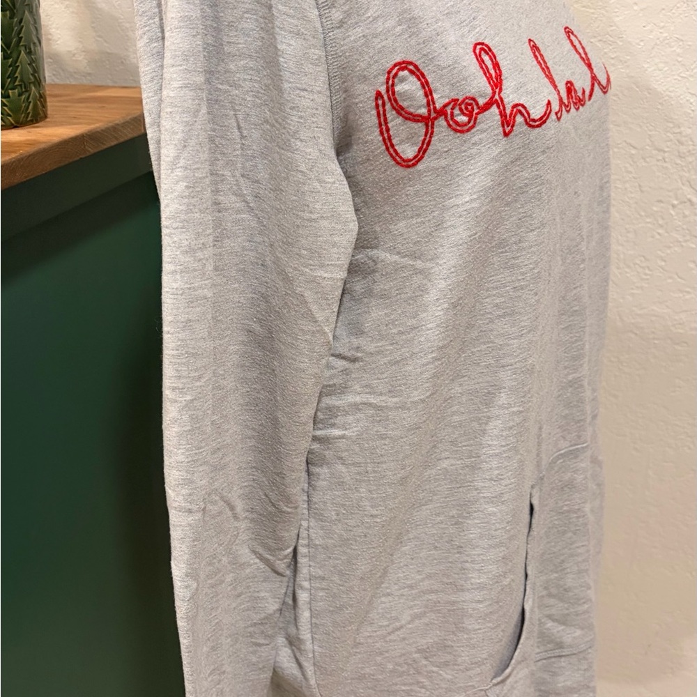 C. Wonder Women’s Light Gray Sweater with embroidered’Ooh La La’ Red Script - Picture 2 of 6